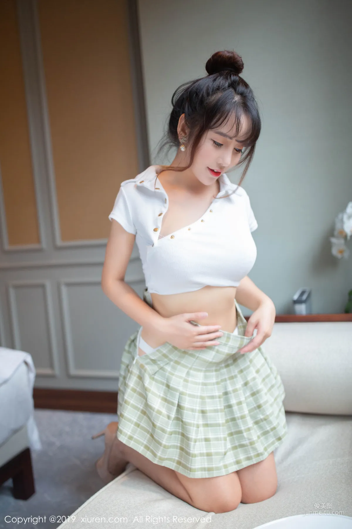 Tao Xile_lele Sexy School Uniform and Curvy Graceful Figure [XiuRen] No.1705 Photo Set photo 4