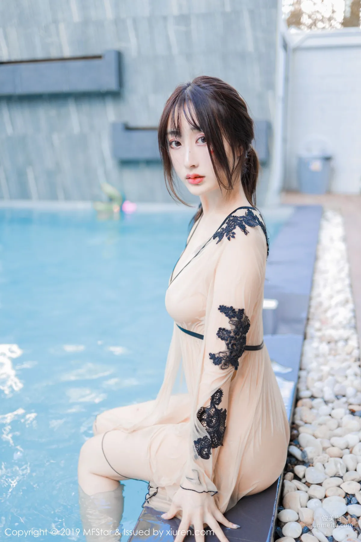 Betty Lin Zixin Pool Bath Beauty Series [MFStar] Vol.230 Photo Set photo 44
