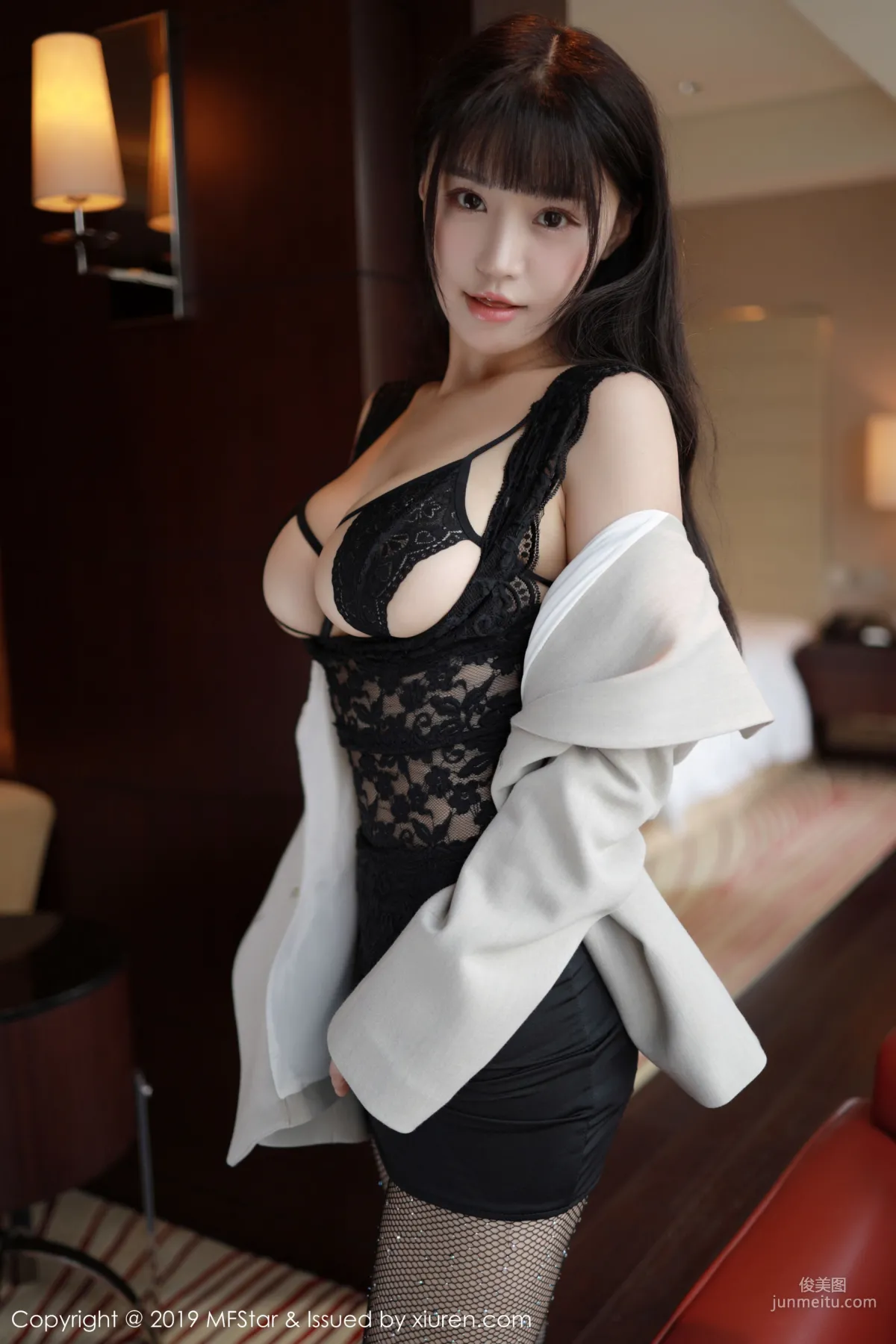 Barbie Keer, The Dashing Suit and Charming Black Stockings Lingerie [MFStar] Vol.224 Photo Set photo 32