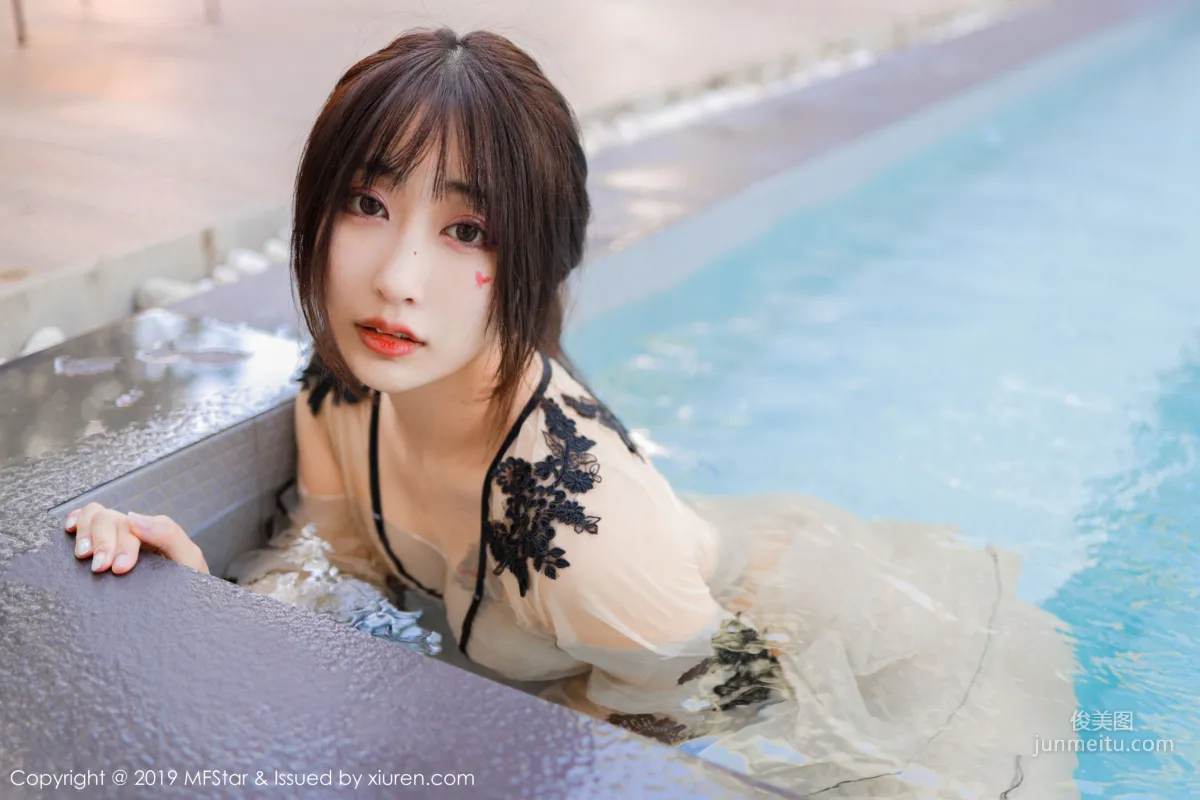 Betty Lin Zixin Pool Bath Beauty Series [MFStar] Vol.230 Photo Set photo 32