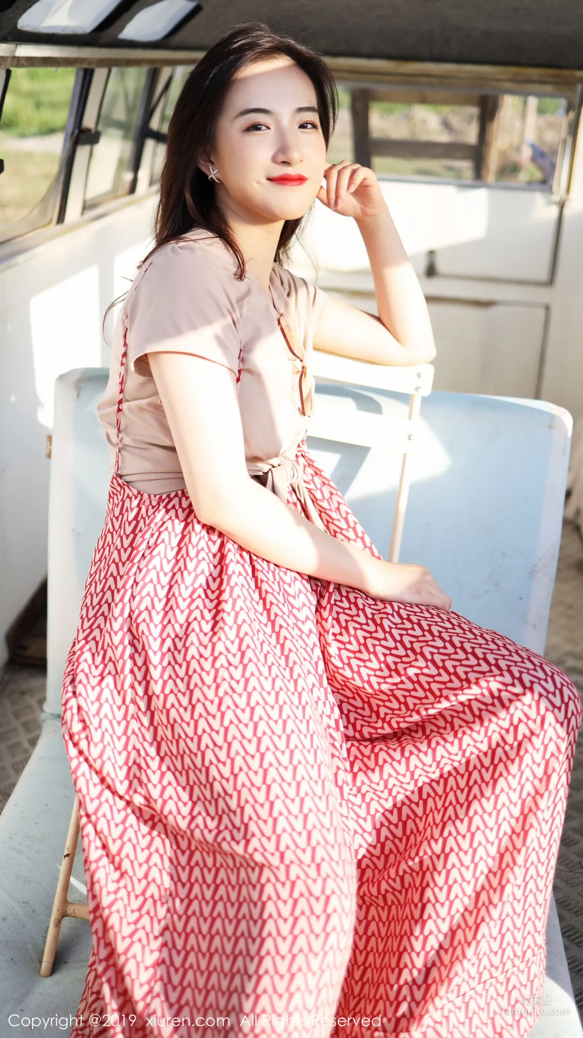 Yi'er Latte Outdoor Fresh Sweet Style Series [XiuRen] No.1718 Photo Set photo 12