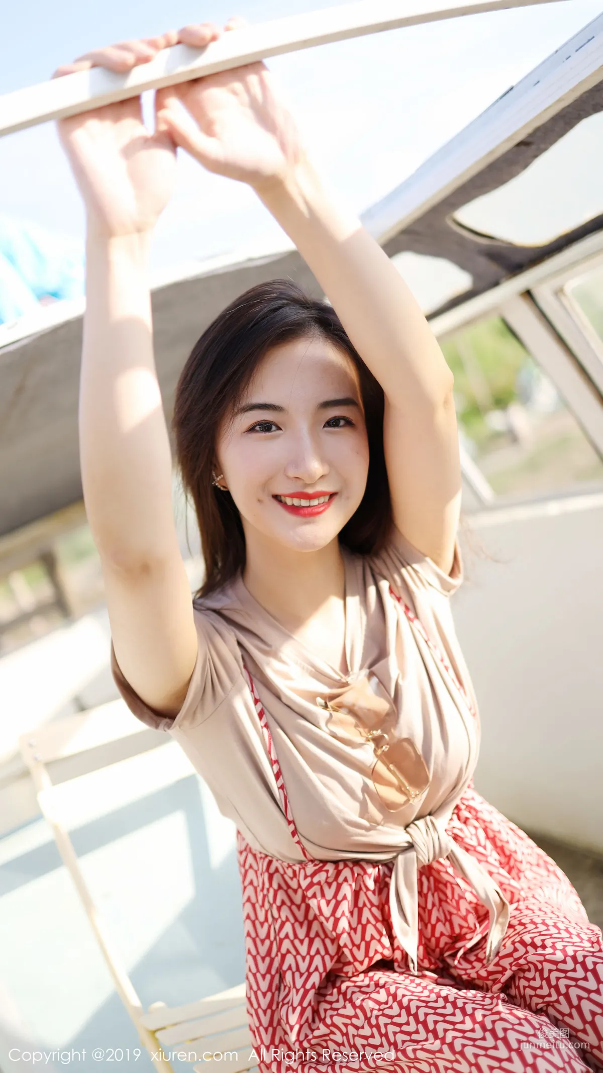 Yi'er Latte Outdoor Fresh Sweet Style Series [XiuRen] No.1718 Photo Set photo 15
