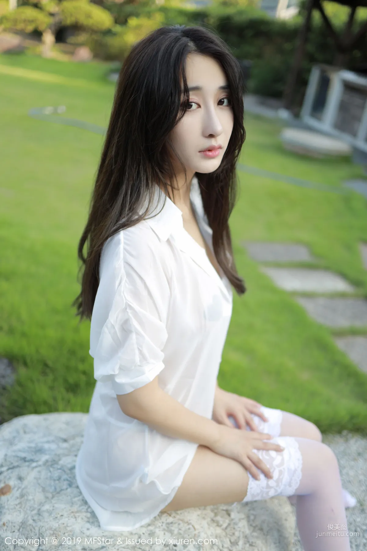 Betty Lin Zixin, Premium White Shirt Lady [MFStar] Vol.219 Photo Set photo 17