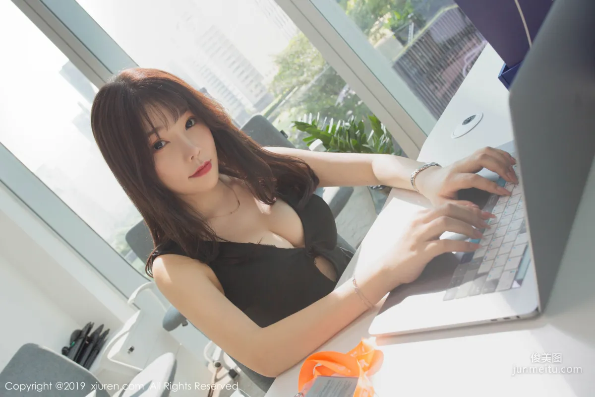 Zhizhi Booty Office Theme [XiuRen] No.1757 Photo Set photo 35