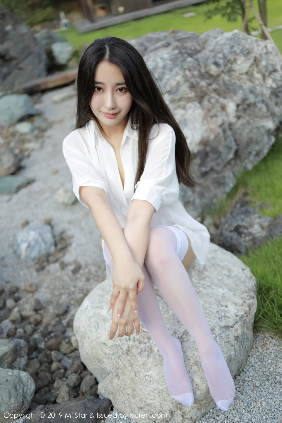 Betty Lin Zixin, Premium White Shirt Lady [MFStar] Vol.219 Photo Set photo 11