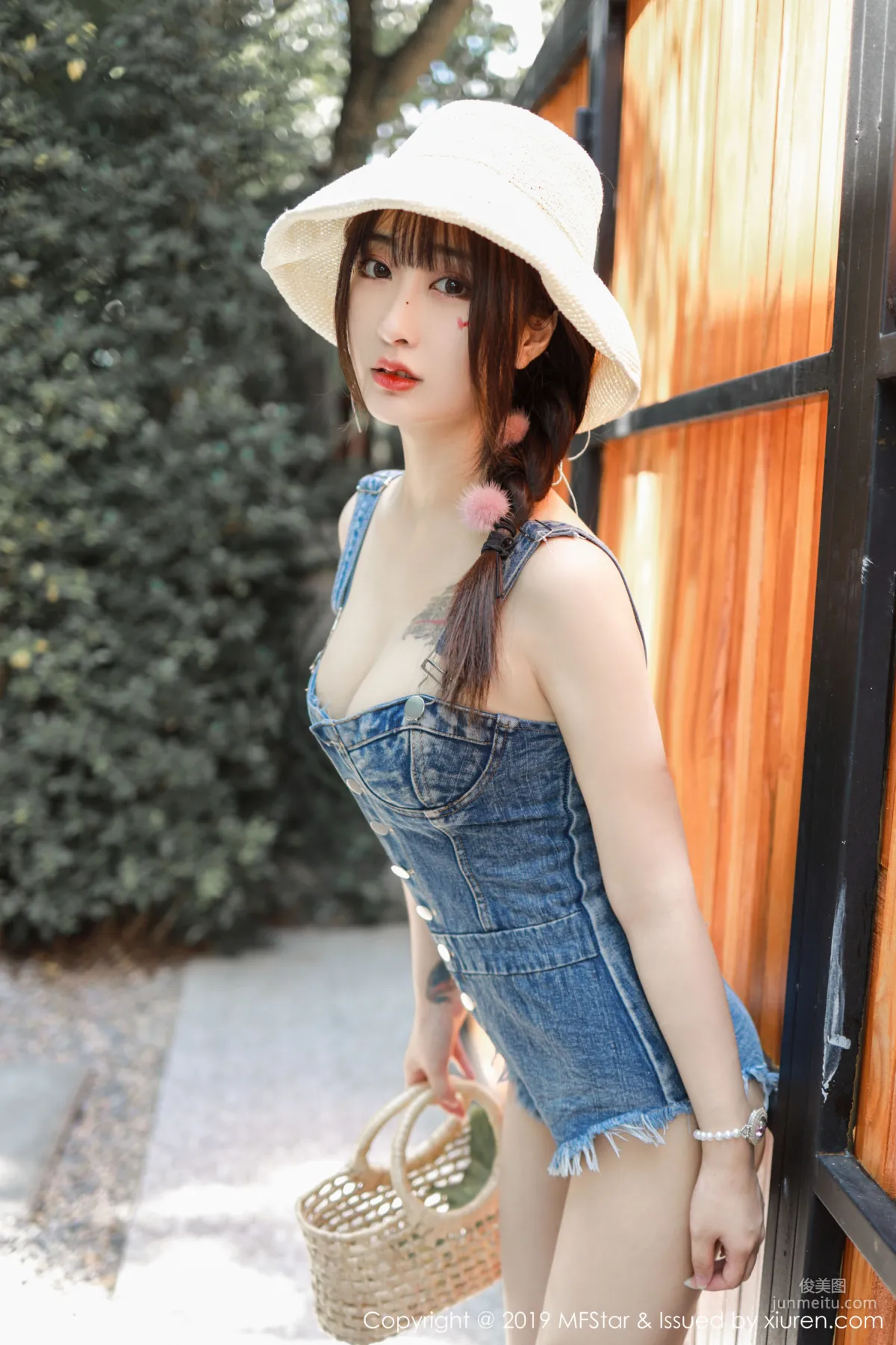 Betty Lin Zixin 《Straw Hat Girl Theme Series》 [MFStar] Vol.228 Photo Set photo 3