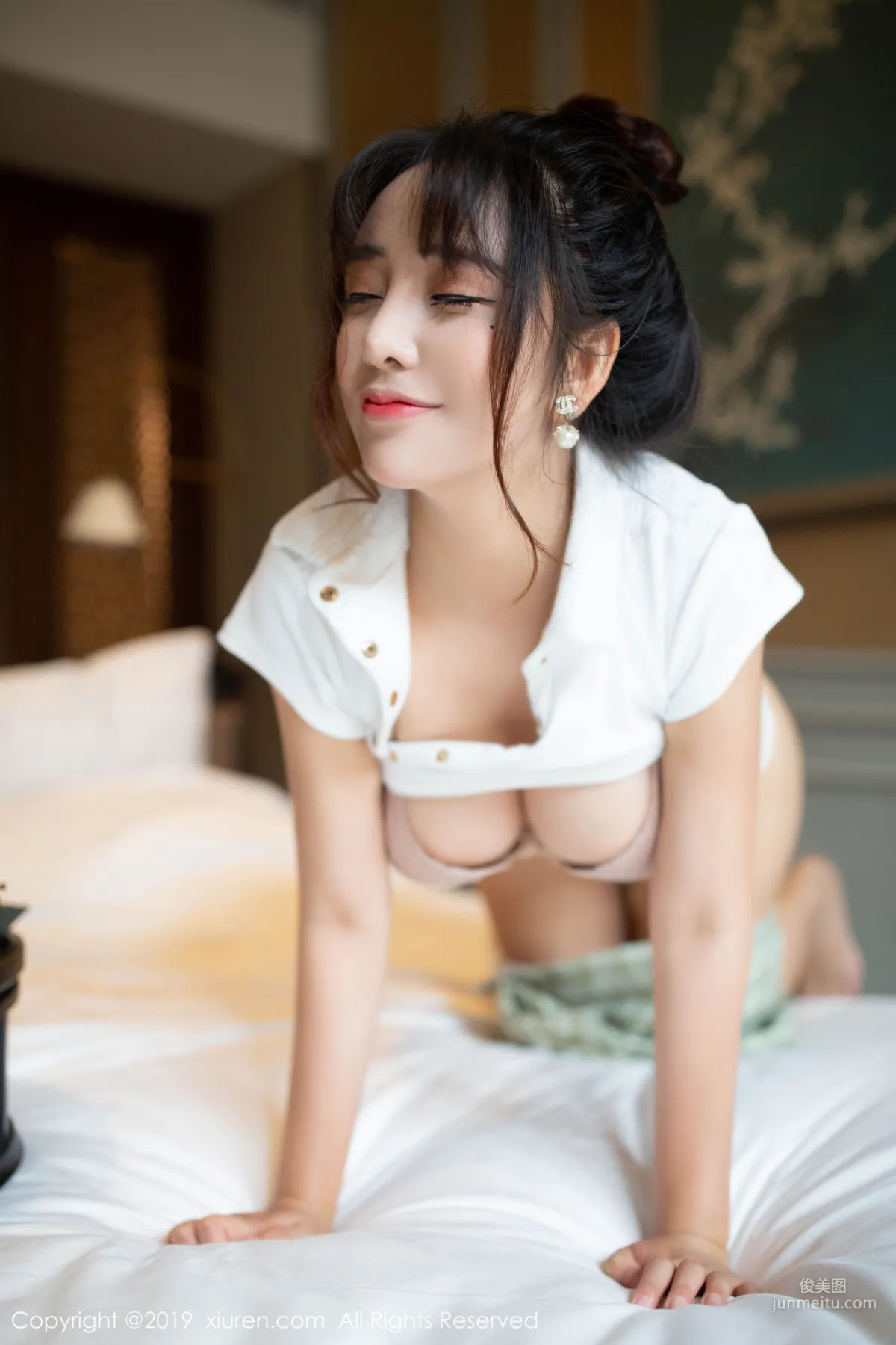Tao Xile_lele Sexy School Uniform and Curvy Graceful Figure [XiuRen] No.1705 Photo Set photo 34