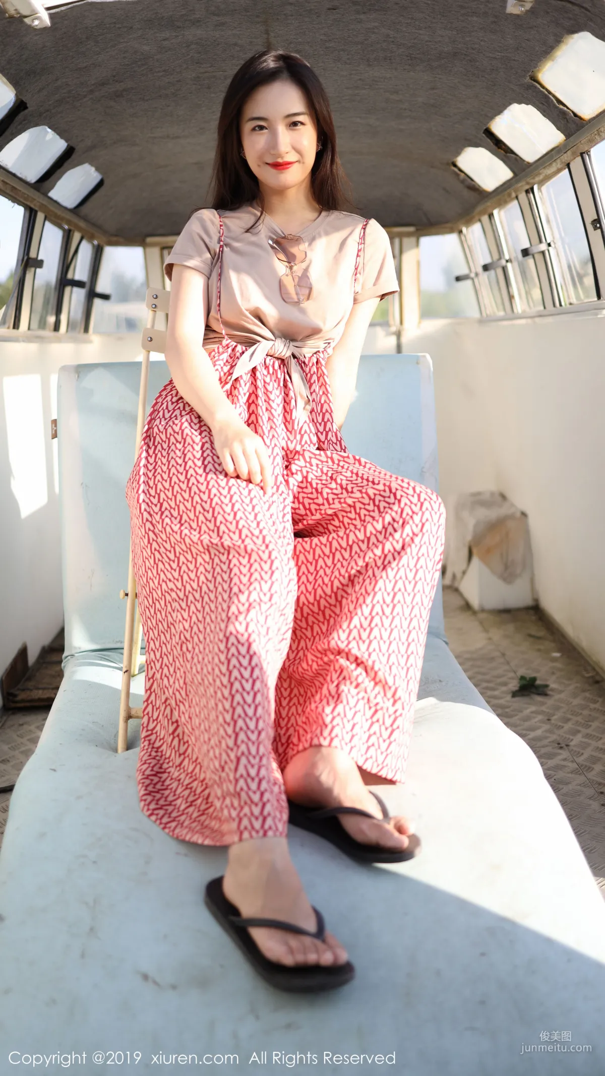 Yi'er Latte Outdoor Fresh Sweet Style Series [XiuRen] No.1718 Photo Set photo 10