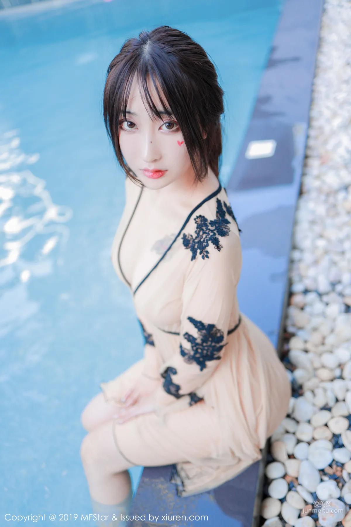 Betty Lin Zixin Pool Bath Beauty Series [MFStar] Vol.230 Photo Set photo 49