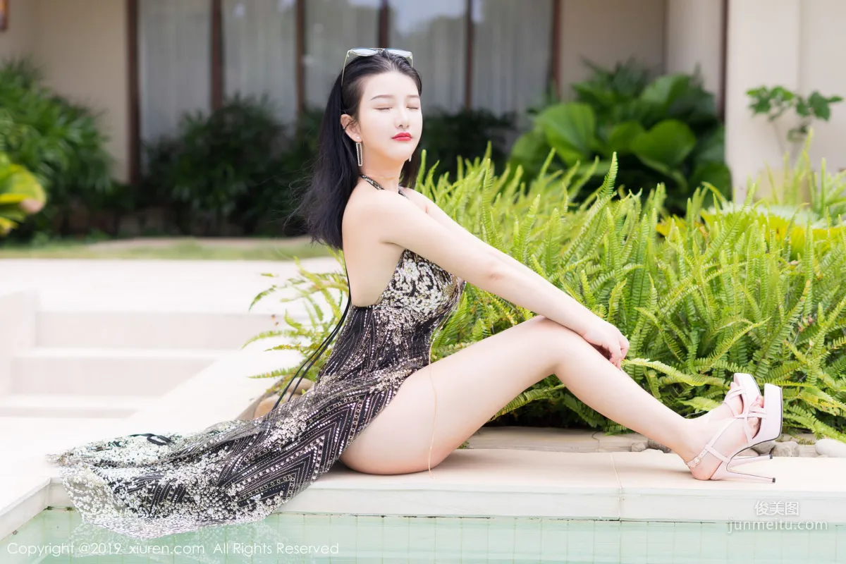 Xiao Younai, Sexy Body Revealed in Outdoor Pool Shoot, [XiuRen] No.1726 Photo Set photo 14