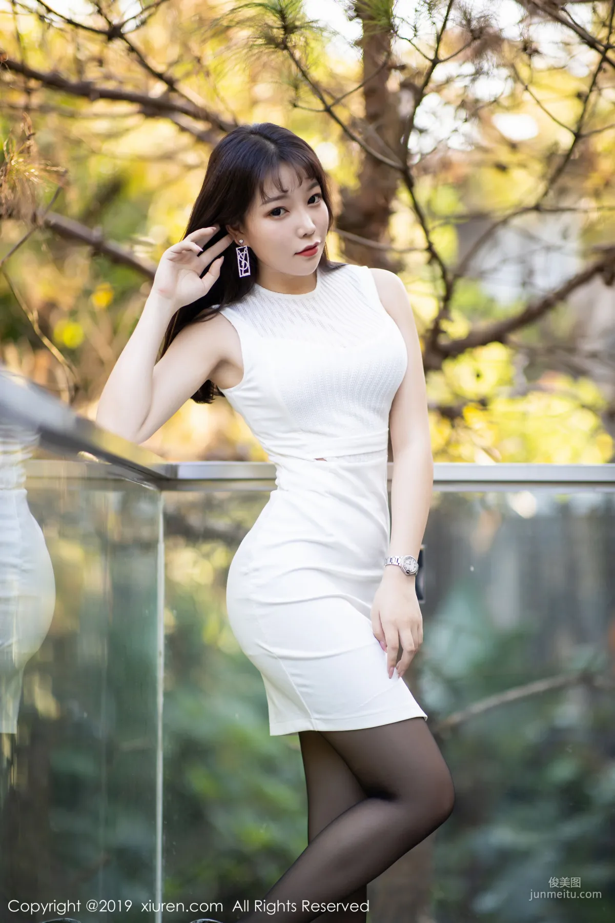 Zhizhi Booty, Elegant Short Skirt and Alluring Black Stockings [XiuRen] No.1714 Photo Set photo 14