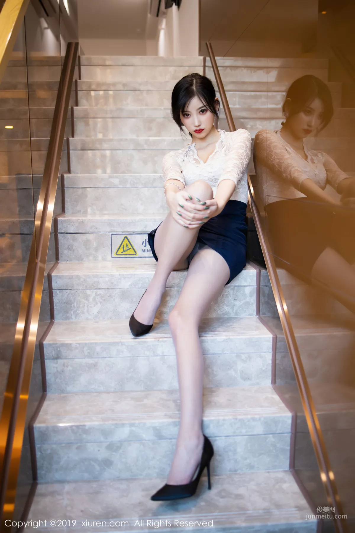 Yang Chenchen sugar 'Slip Dress Lingerie and Stockings Legs' [XiuRen] No.1717 Photo Set photo 11