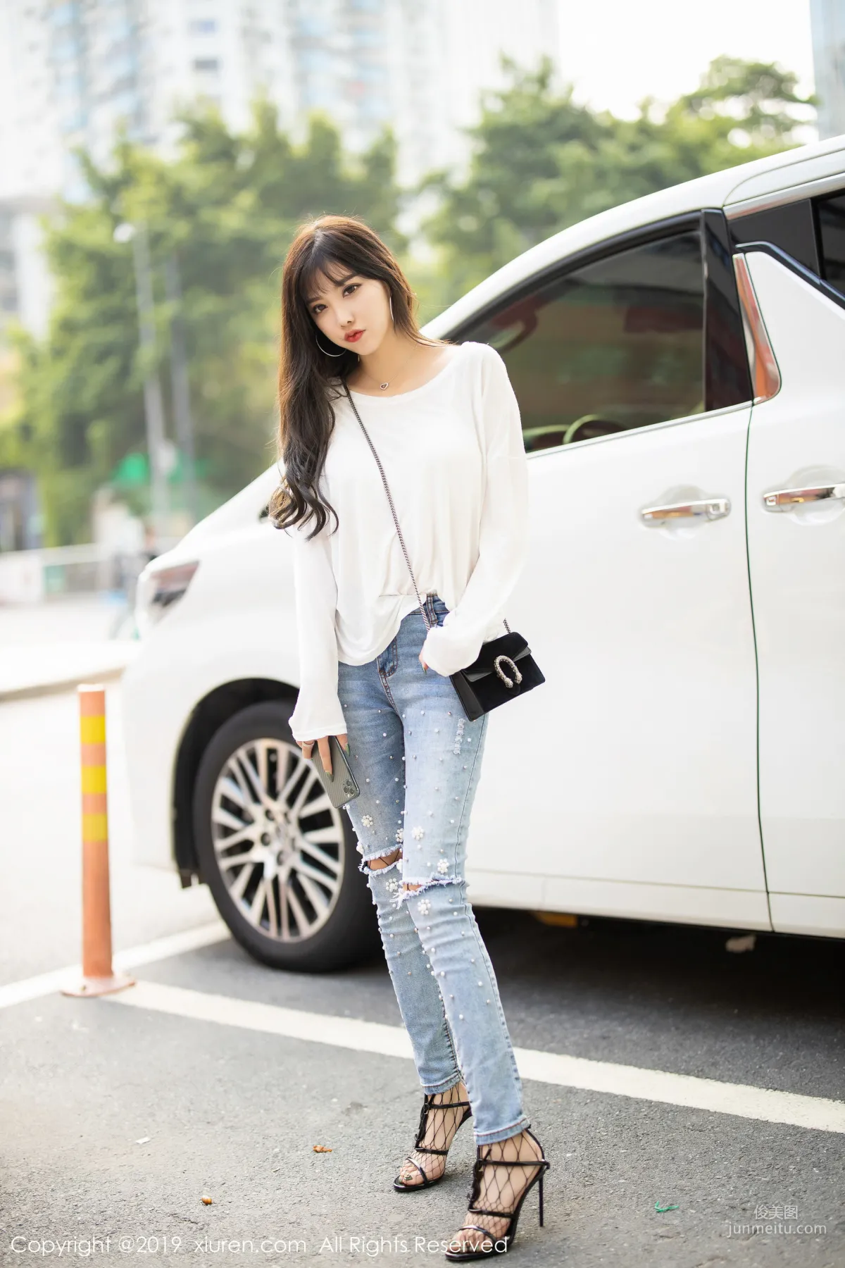 Yang Chenchen sugar "Net Stockings, Beautiful Legs, Curves Temptation" [XiuRen] No.1746 Photo Set photo 3