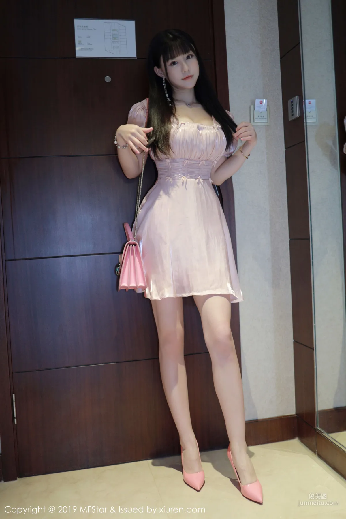 Flower Barbie Keer From Beginner to Indoor Private Shoot Charm [MFStar] Vol.217 Photo Set photo 8