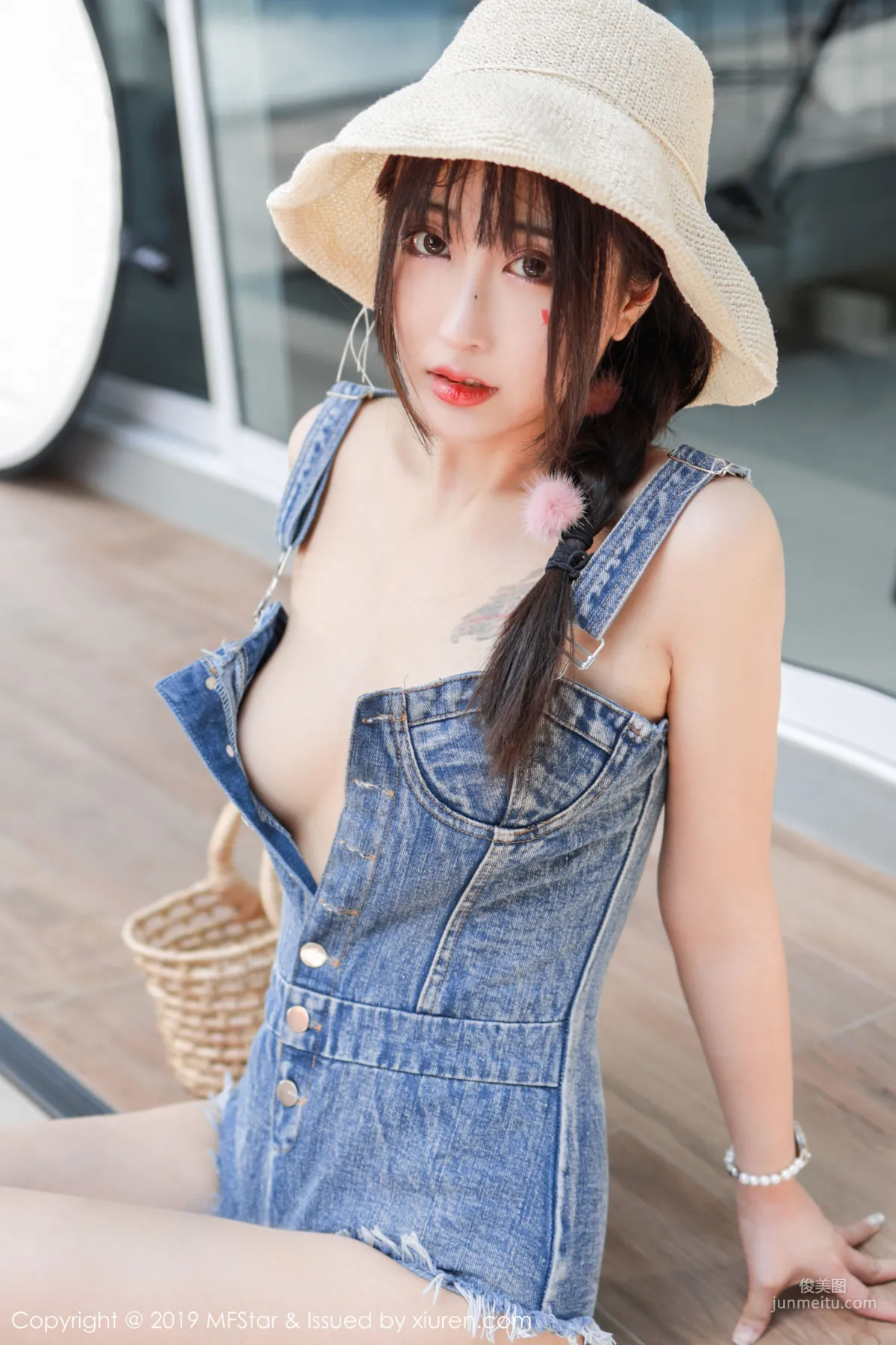 Betty Lin Zixin 《Straw Hat Girl Theme Series》 [MFStar] Vol.228 Photo Set photo 42