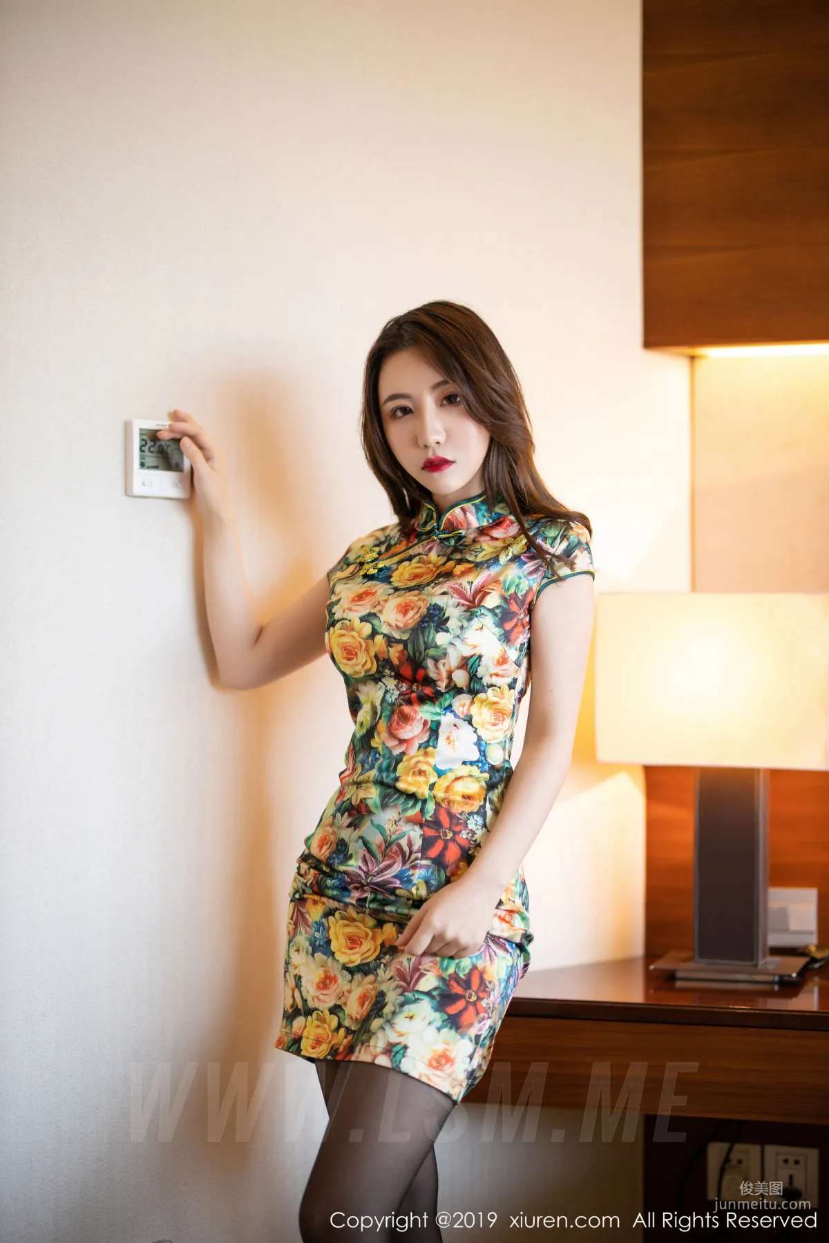Fei Yueying Cherry, Sexy Black Stockings Garter Beautiful Legs Series [XiuRen] No.1727 Photo Set photo 2