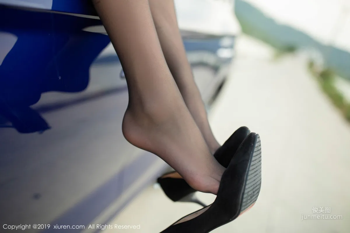 A Zhu, Sexy and Wild Outdoor Car Shoot Series [XiuRen] No.1768 Photo Set photo 56