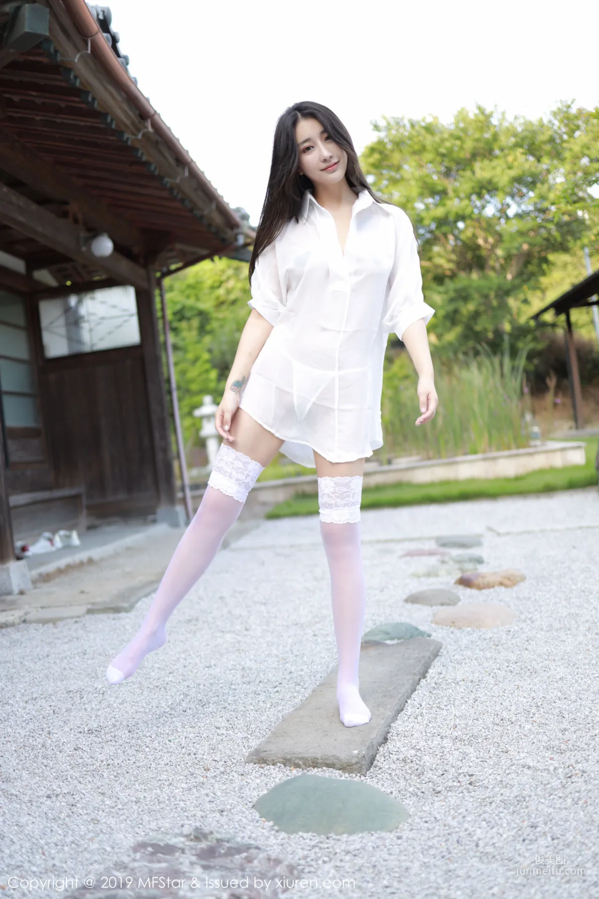 Betty Lin Zixin, Premium White Shirt Lady [MFStar] Vol.219 Photo Set photo 9