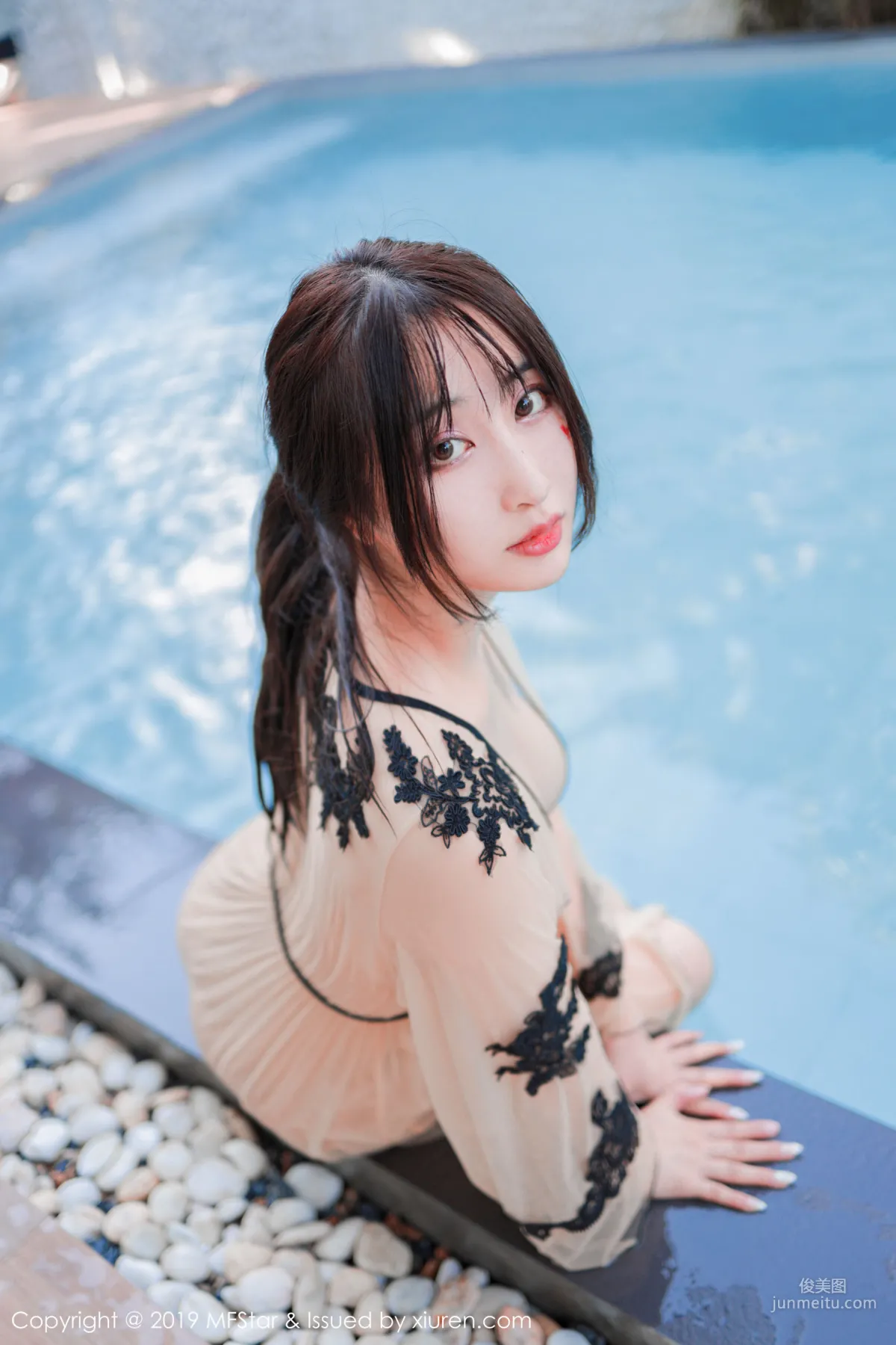 Betty Lin Zixin Pool Bath Beauty Series [MFStar] Vol.230 Photo Set photo 56
