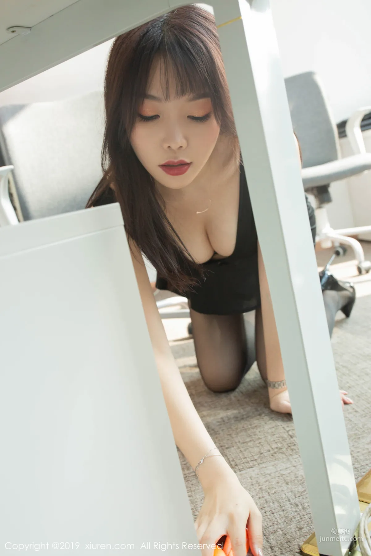 Zhizhi Booty Office Theme [XiuRen] No.1757 Photo Set photo 31
