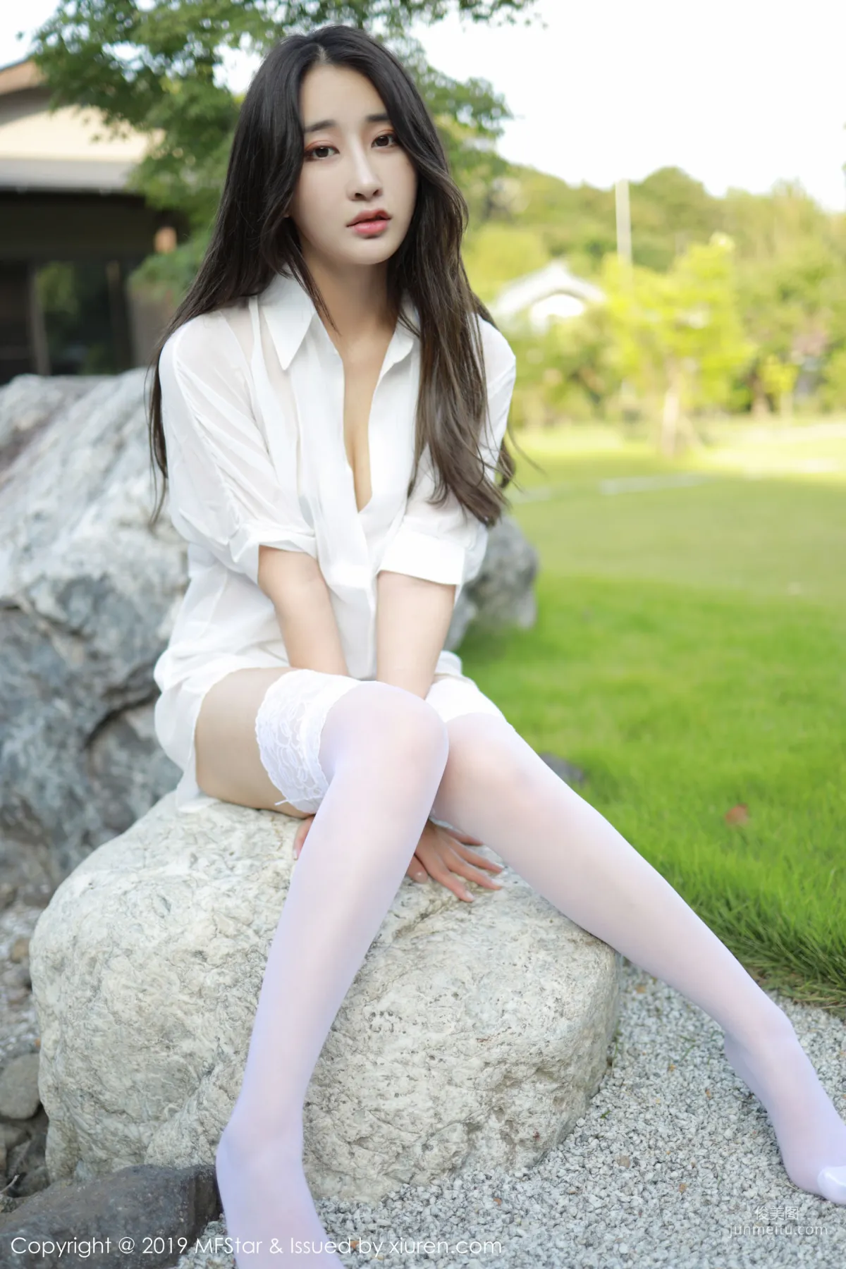Betty Lin Zixin, Premium White Shirt Lady [MFStar] Vol.219 Photo Set photo 13