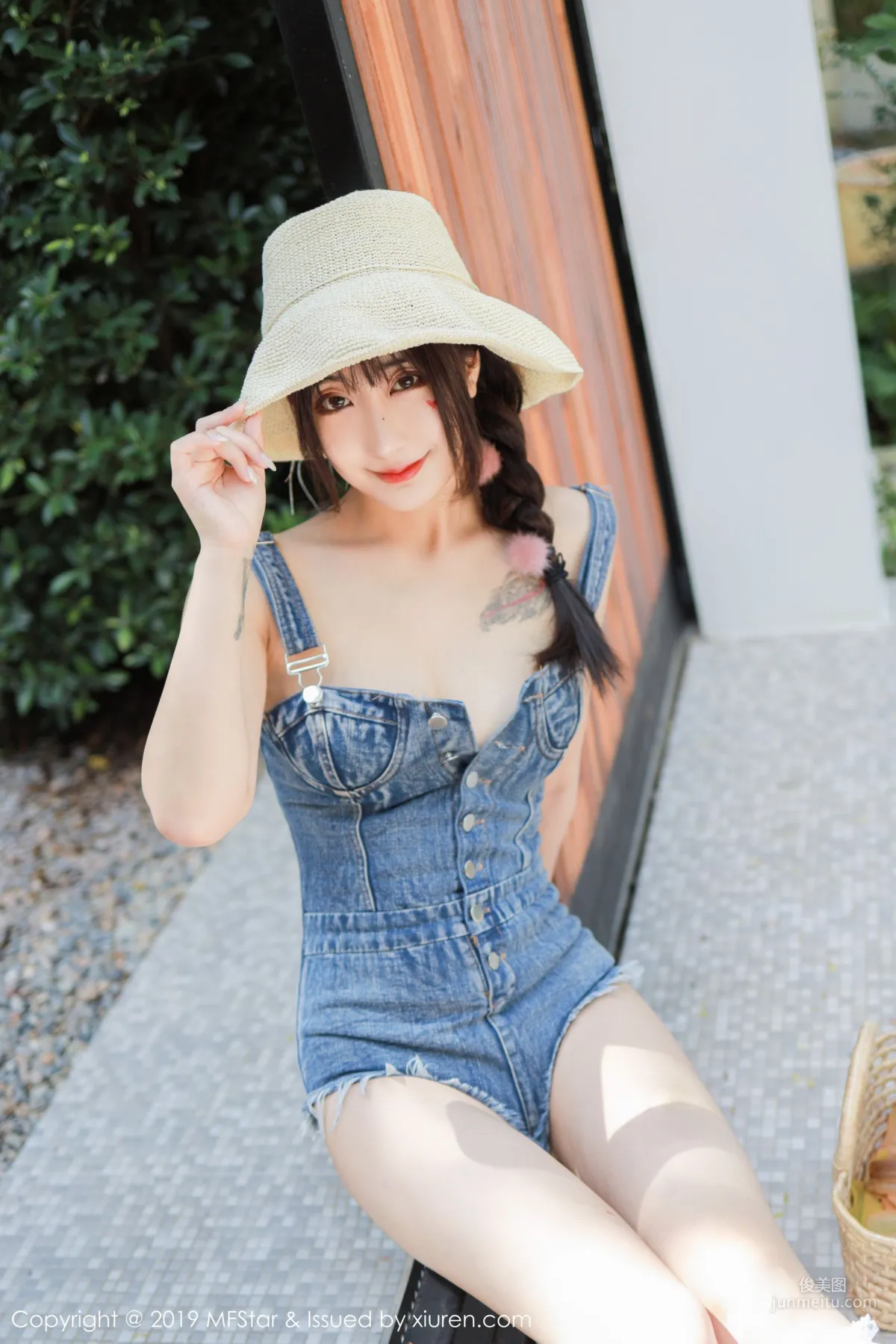 Betty Lin Zixin 《Straw Hat Girl Theme Series》 [MFStar] Vol.228 Photo Set photo 24