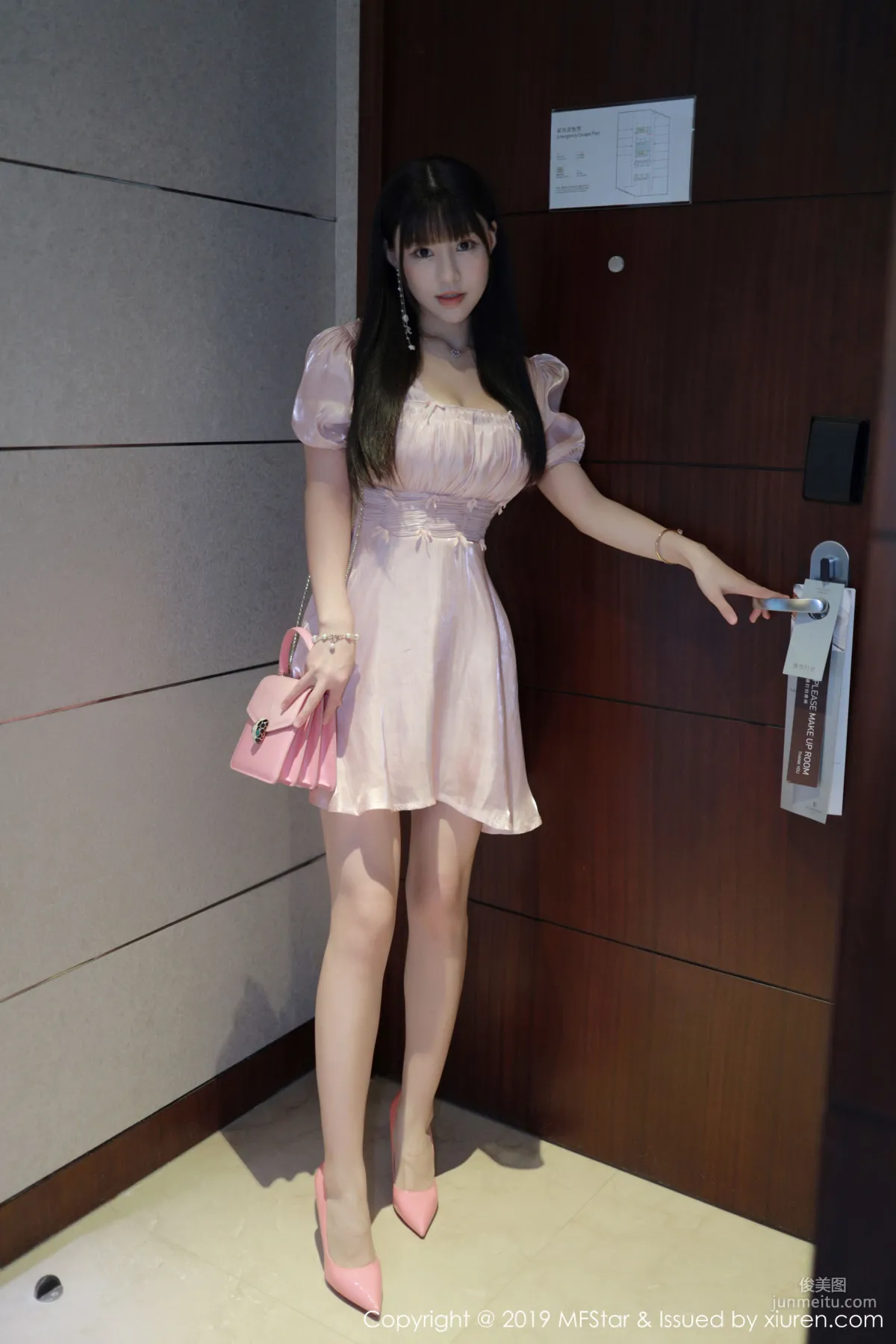 Flower Barbie Keer From Beginner to Indoor Private Shoot Charm [MFStar] Vol.217 Photo Set photo 6