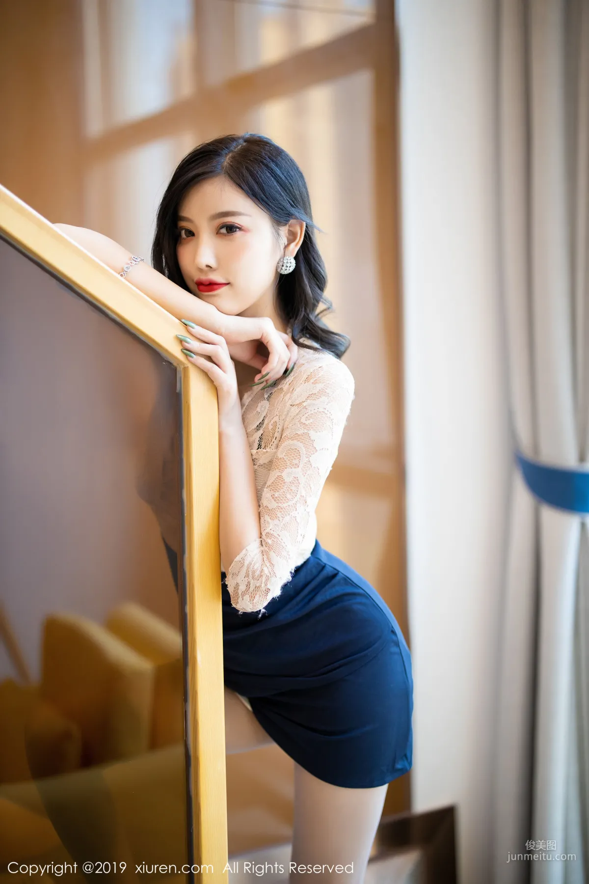 Yang Chenchen sugar 'Slip Dress Lingerie and Stockings Legs' [XiuRen] No.1717 Photo Set photo 3