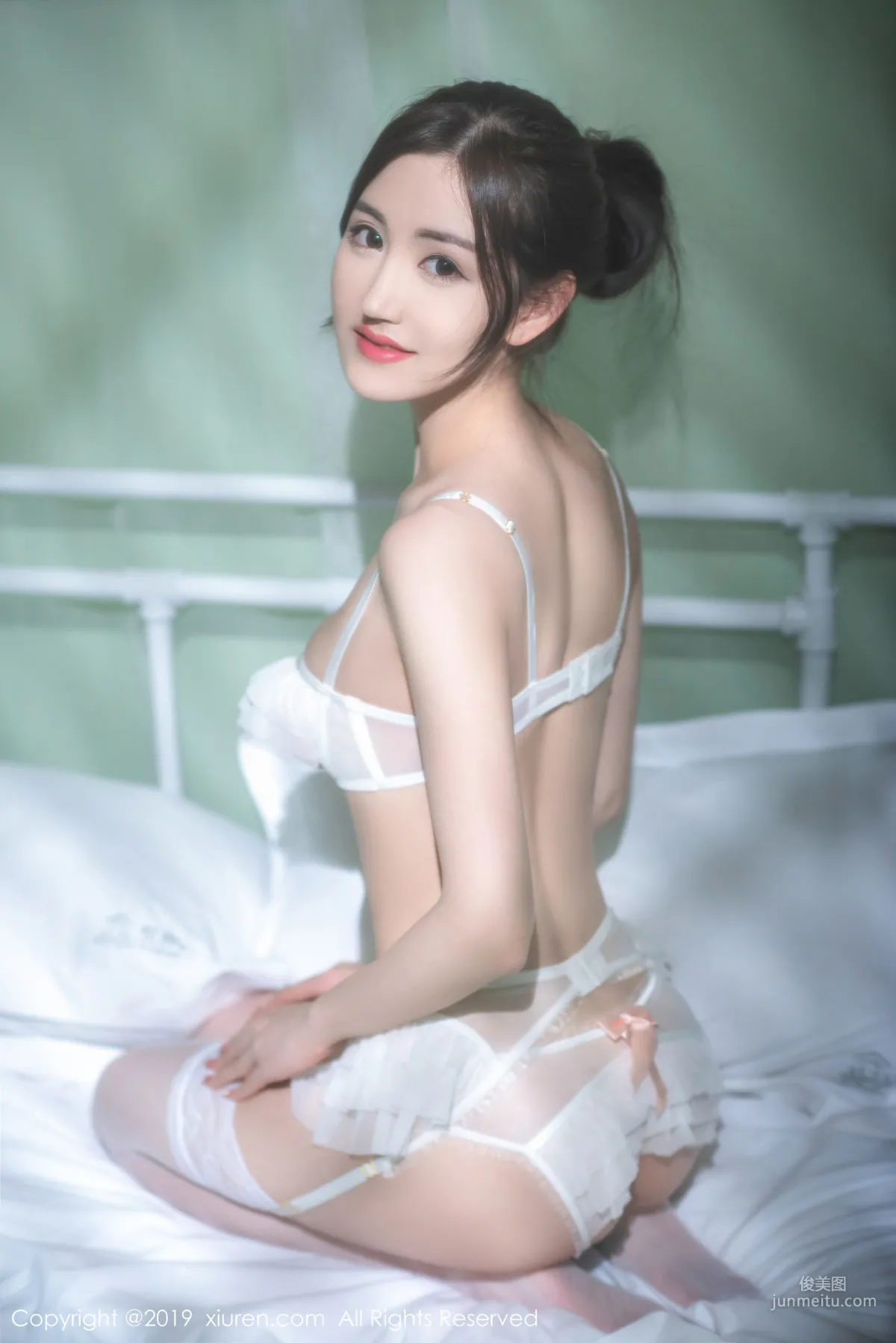 Shen Mengyao Lace Lingerie and Light and Shadow [XiuRen] No.1693 Photo Set photo 16
