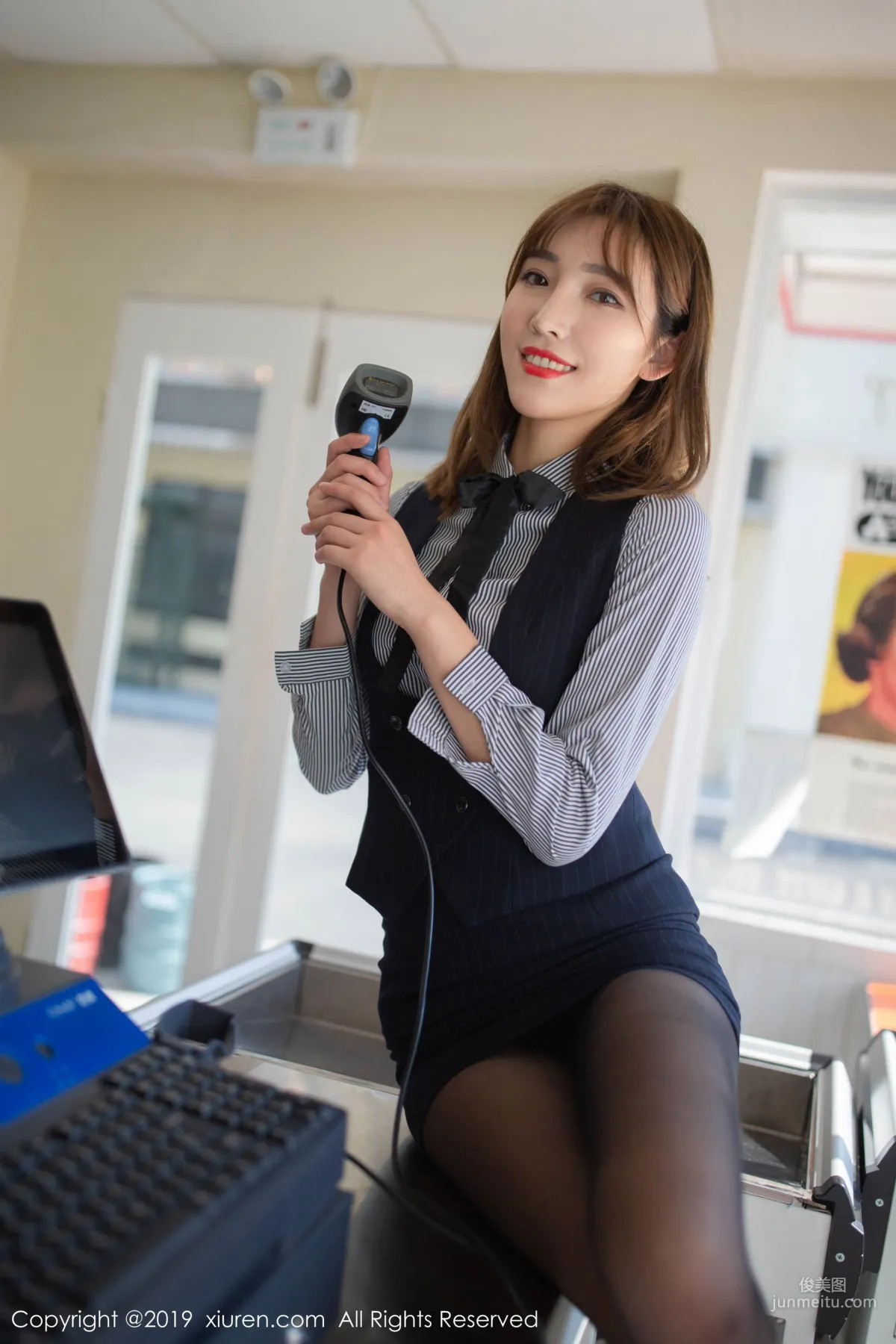 Lu Xuanxuan Convenience Store Theme [XiuRen] No.1748 Photo Set photo 15
