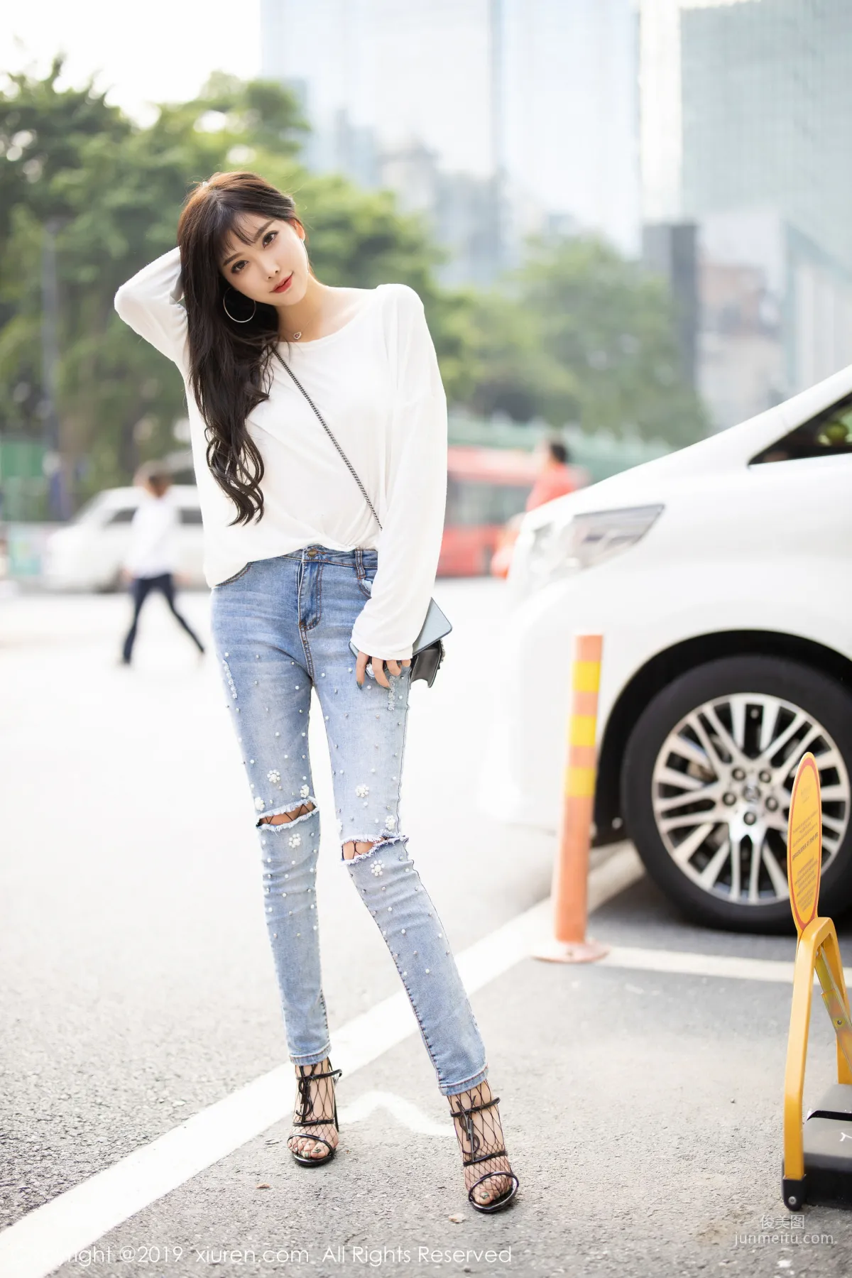 Yang Chenchen sugar "Net Stockings, Beautiful Legs, Curves Temptation" [XiuRen] No.1746 Photo Set photo 6