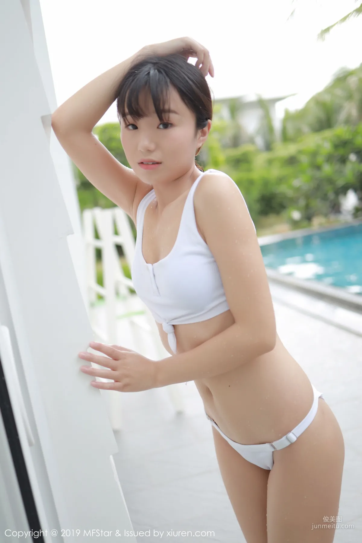 Baileys Xiang'er "Outdoor Pool Lingerie Series" [MFStar] Vol.214 Photo Set photo 9