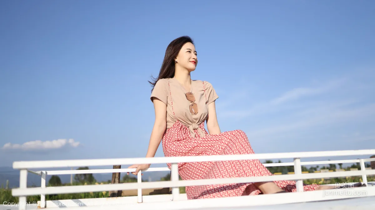 Yi'er Latte Outdoor Fresh Sweet Style Series [XiuRen] No.1718 Photo Set photo 4