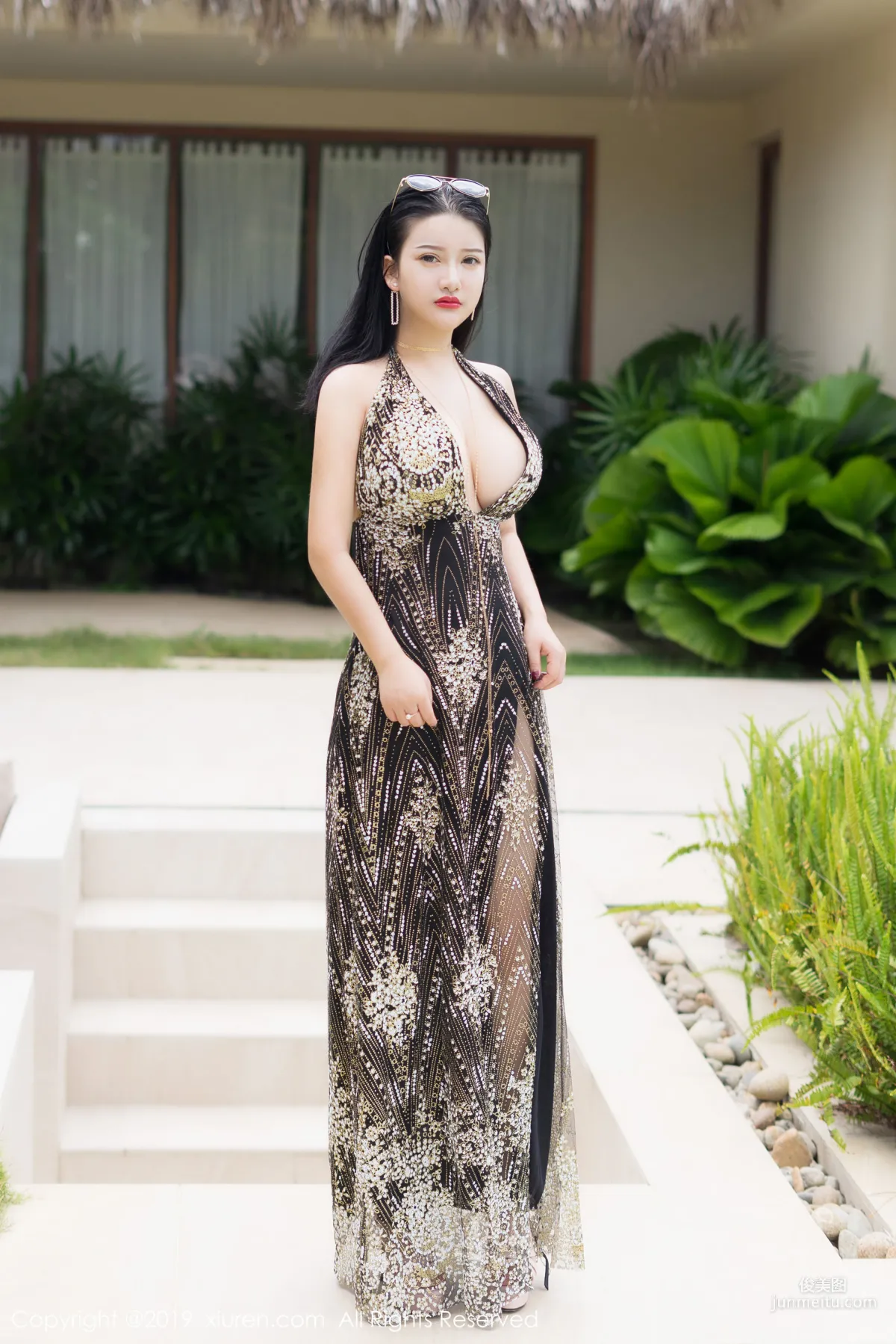 Xiao Younai, Sexy Body Revealed in Outdoor Pool Shoot, [XiuRen] No.1726 Photo Set photo 5