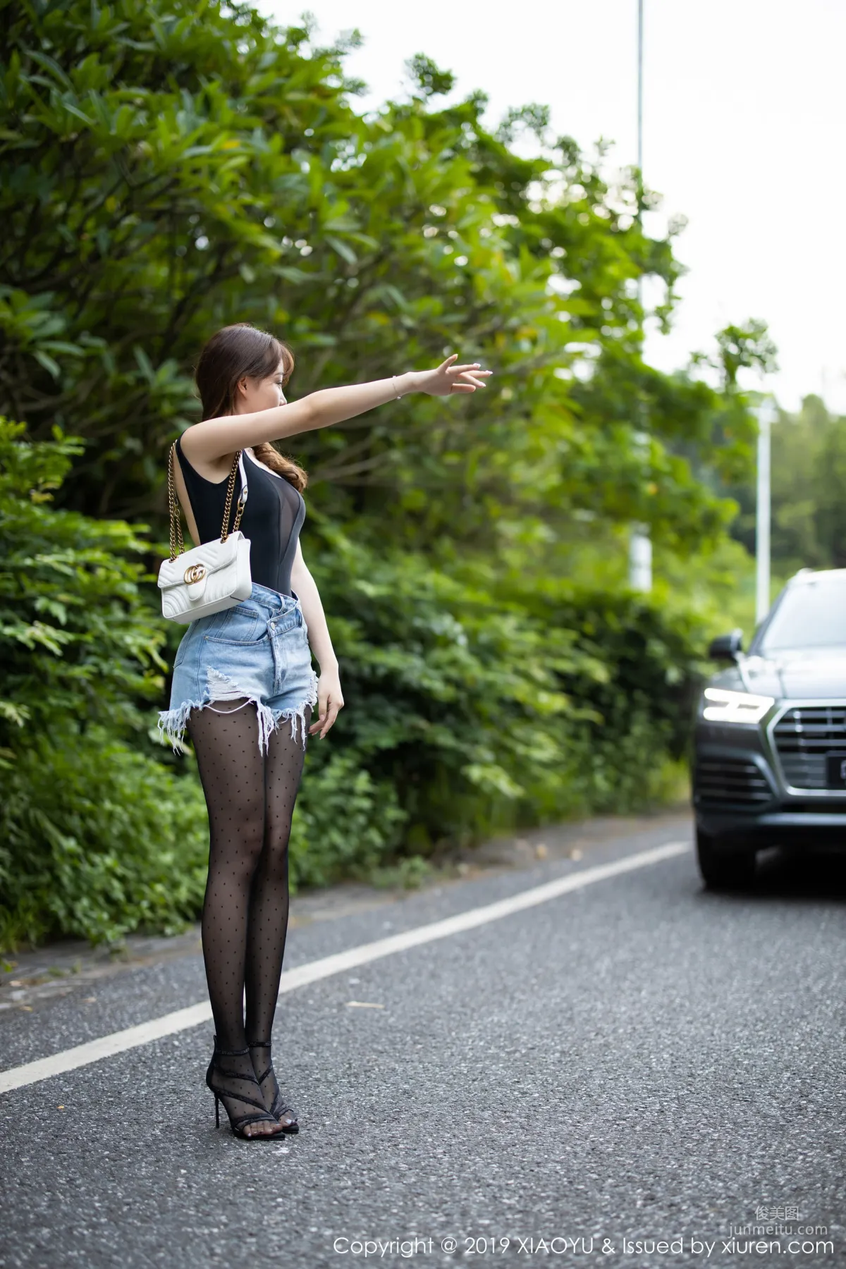 Zhizhi Booty 'Layer by Layer In-Depth Outdoor Story Car Shoot Series' [XIAOYU] Vol.156 Photo Set photo 12