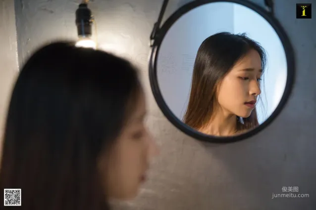 美子 《收拾襪子的美子》 [異思趣向IESS] 美腿絲足寫真集