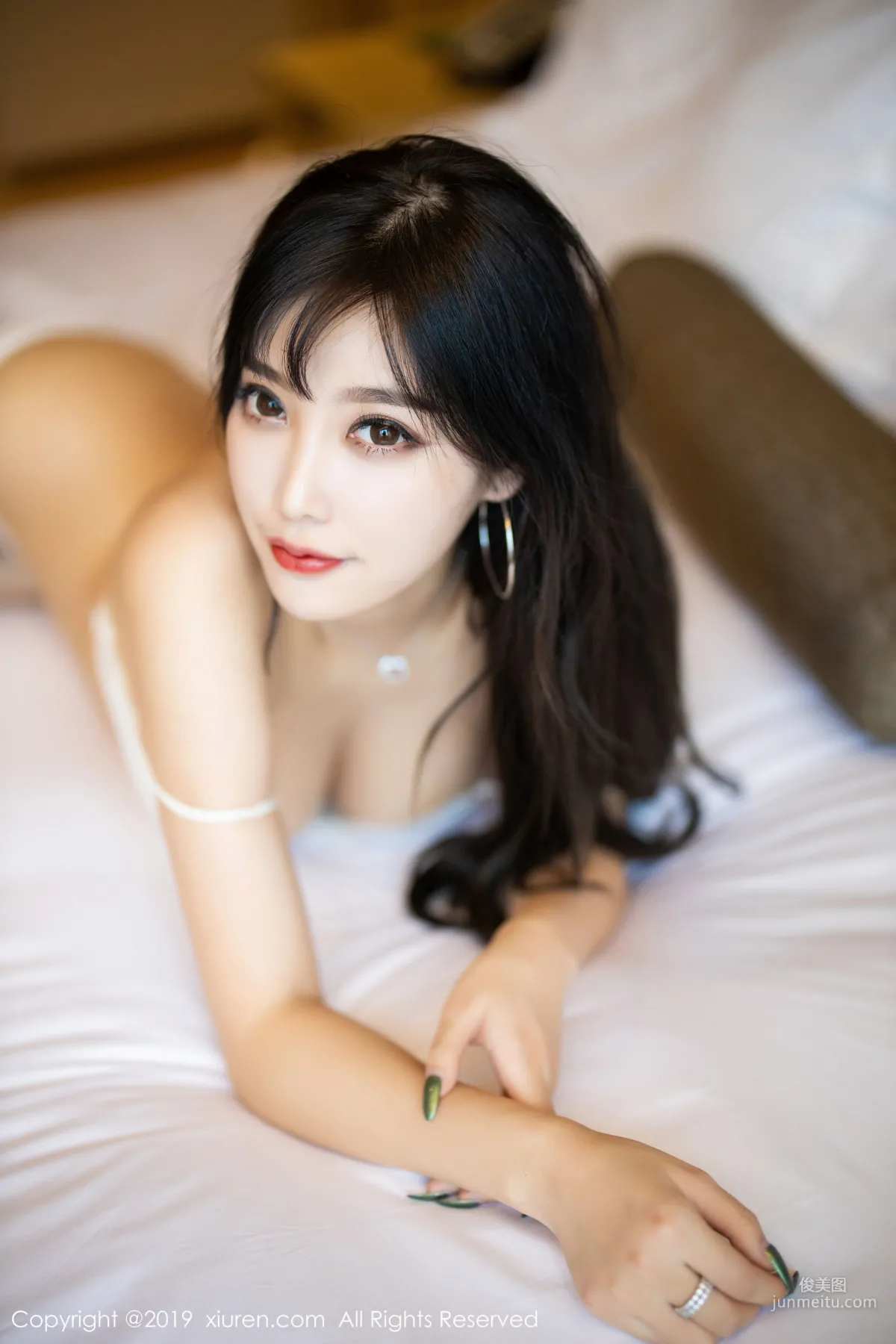 Yang Chenchen sugar "Net Stockings, Beautiful Legs, Curves Temptation" [XiuRen] No.1746 Photo Set photo 93