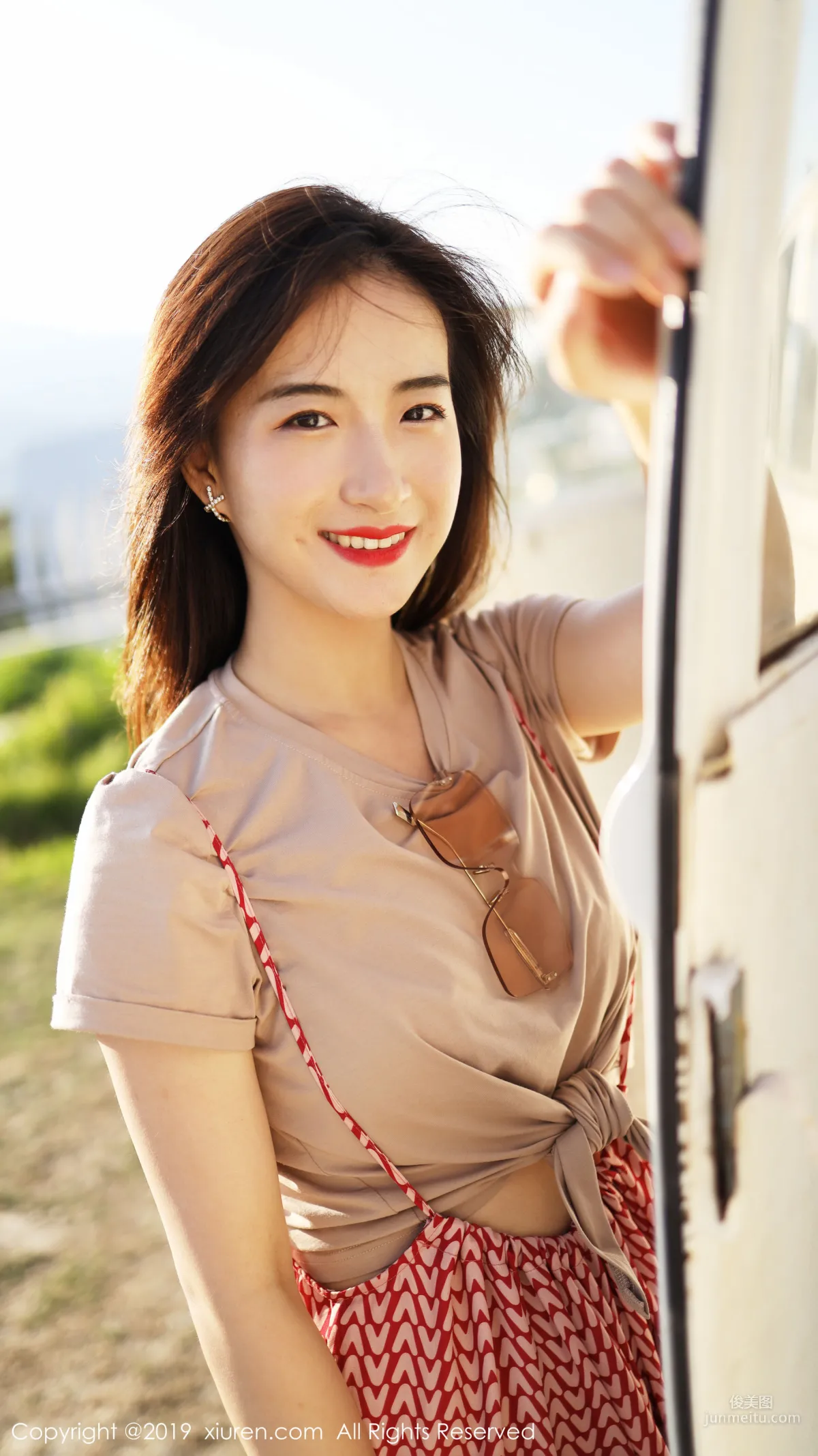 Yi'er Latte Outdoor Fresh Sweet Style Series [XiuRen] No.1718 Photo Set photo 18