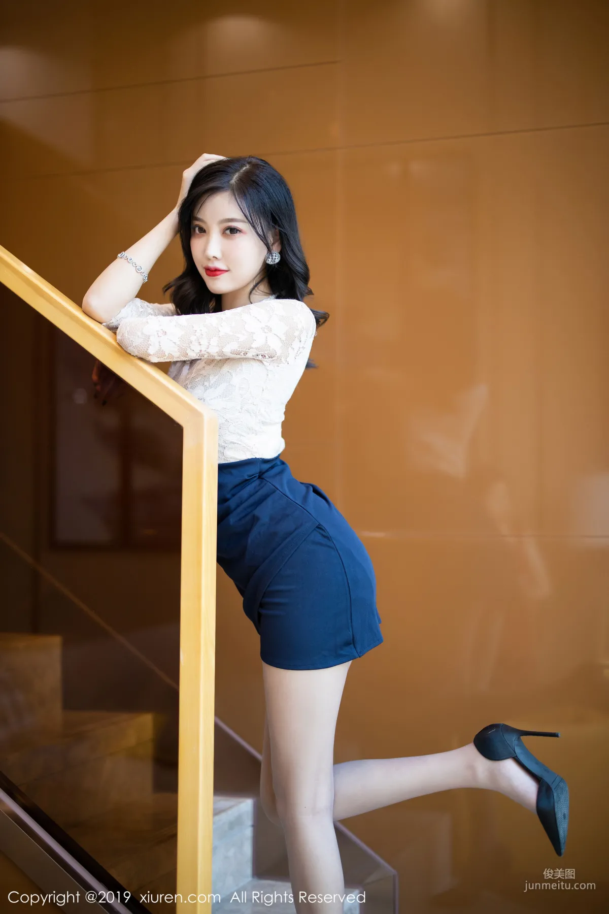 Yang Chenchen sugar 'Slip Dress Lingerie and Stockings Legs' [XiuRen] No.1717 Photo Set photo 4