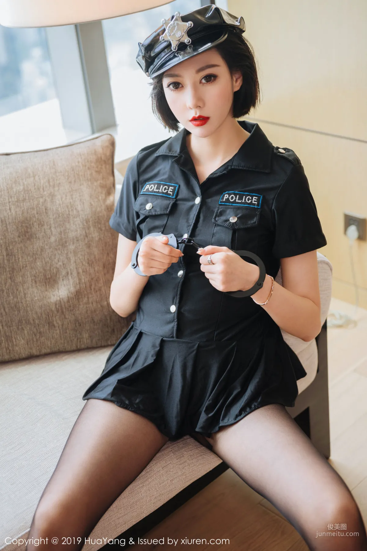 Fu Yixuan Heroic and Dashing Yet Sexy Policewoman [HuaYang] Vol.179 Photo Set photo 9