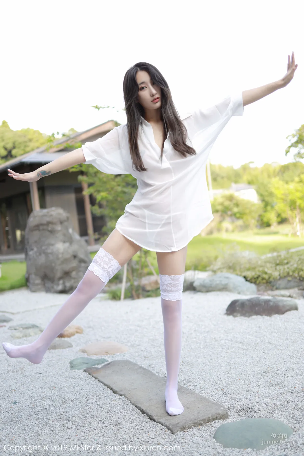 Betty Lin Zixin, Premium White Shirt Lady [MFStar] Vol.219 Photo Set photo 4