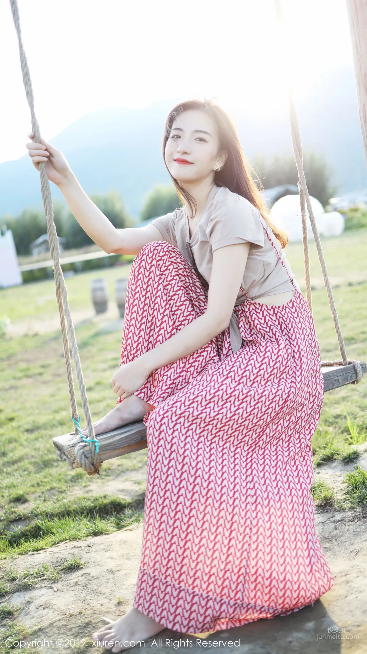 Yi'er Latte Outdoor Fresh Sweet Style Series [XiuRen] No.1718 Photo Set photo 49