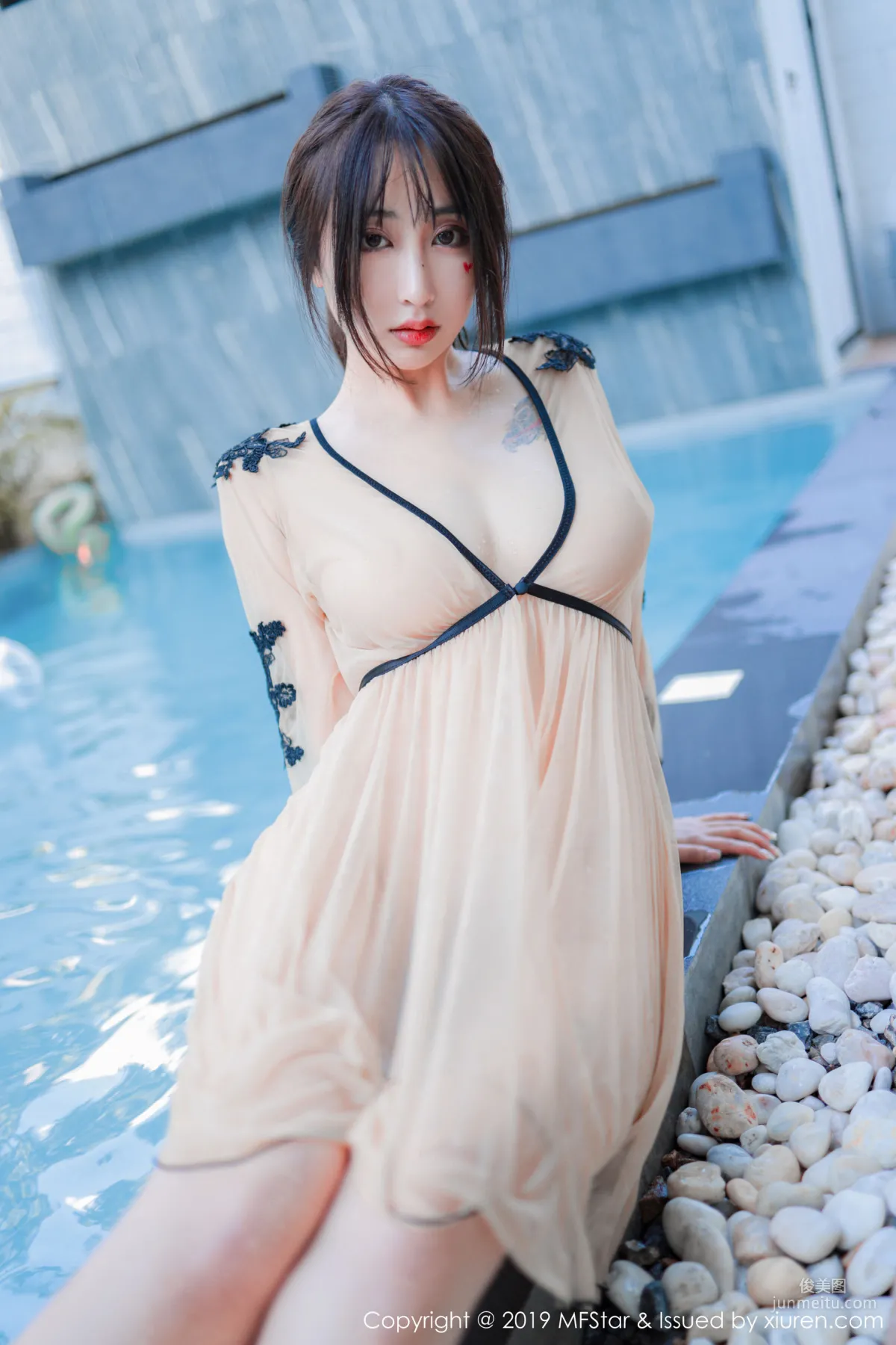 Betty Lin Zixin Pool Bath Beauty Series [MFStar] Vol.230 Photo Set photo 53