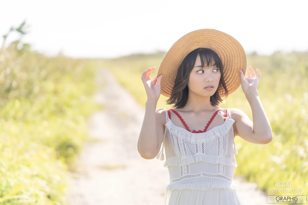 もなみ鈴(萌波铃) Suzu Monami [Graphis] First Gravure 初脱ぎ娘 No.167 写真集32
