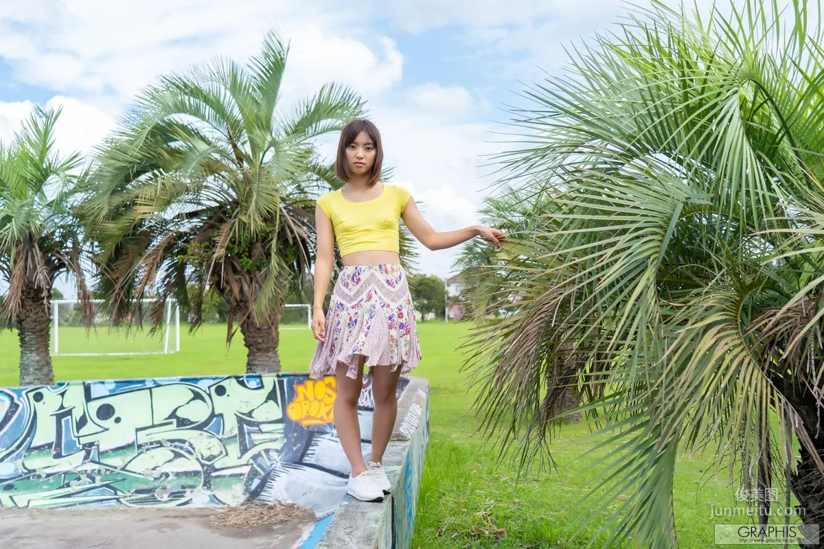 Suzu Monami: Graphis First Gravure photo 5