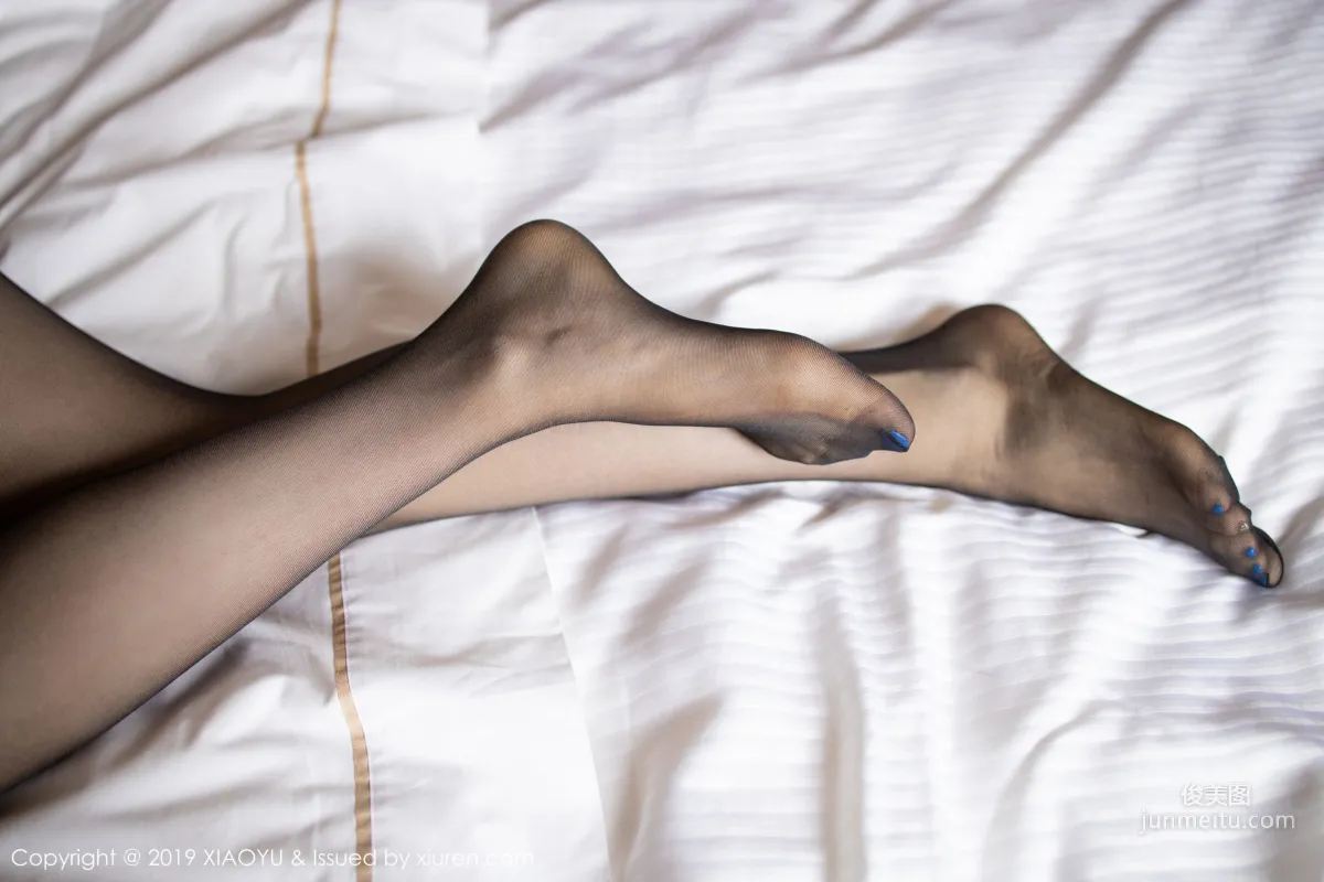 Yuner Claire, Long Beautiful Legs and Alluring Curves [XIAOYU] Vol.181 Photo Set photo 42