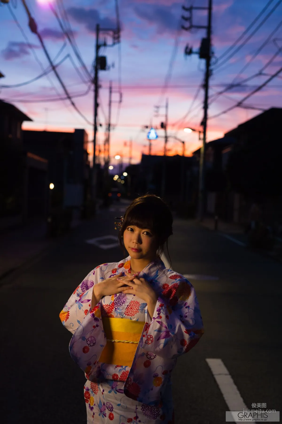 Miharu Usa [Graphis] Limited Edition Photo Set photo 17
