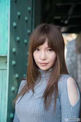 Aoi 葵 [Graphis] Limited Edition 寫真集
