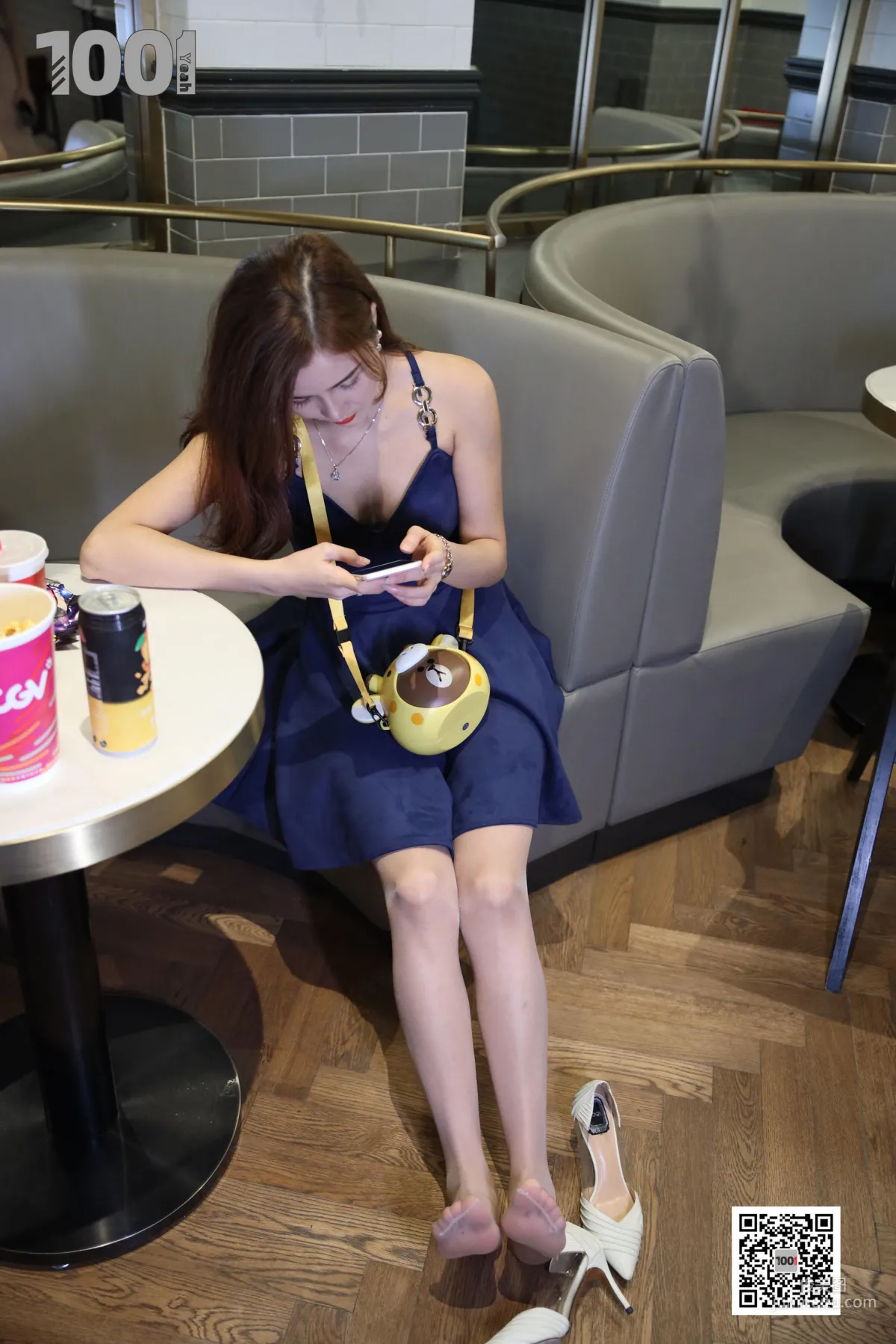 Model Lucy, Cinema 4 [IESS] Beautiful Legs and Feet Photo Set photo 90