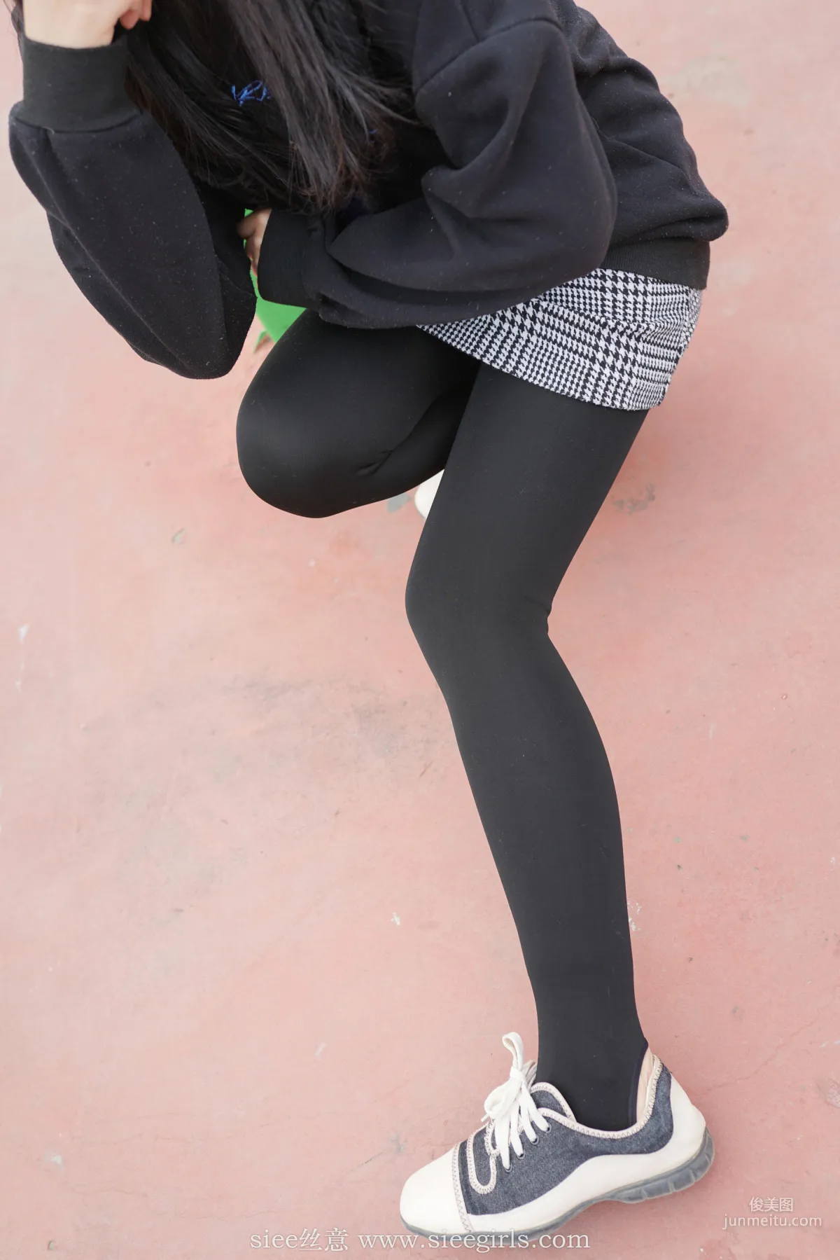 Xiong Xiong, Senior Girl Will Accompany You in the New Year [SIEE] No.403 Photo Set photo 24